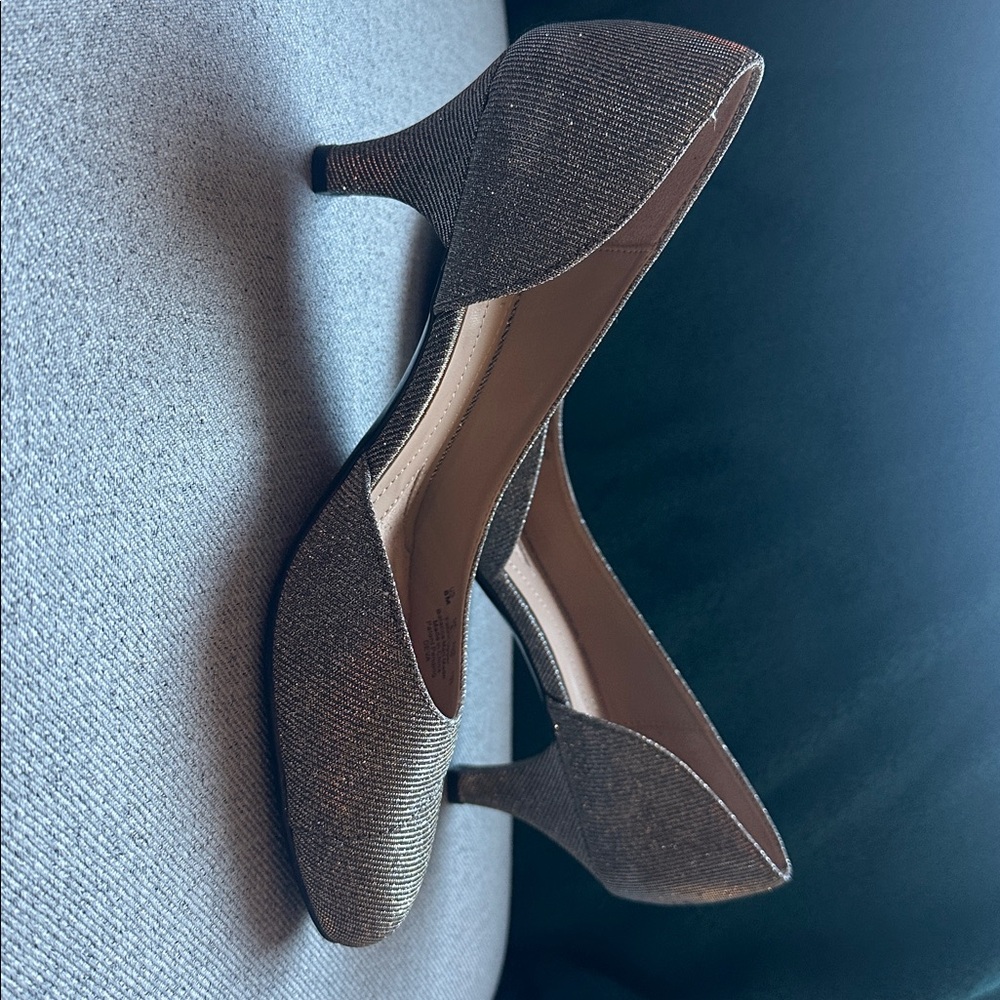 Naturalizer NS Comfort d’Orsay pump shimmering Metallic kitten heel ~2 in. *EUC* - Picture 9 of 11
